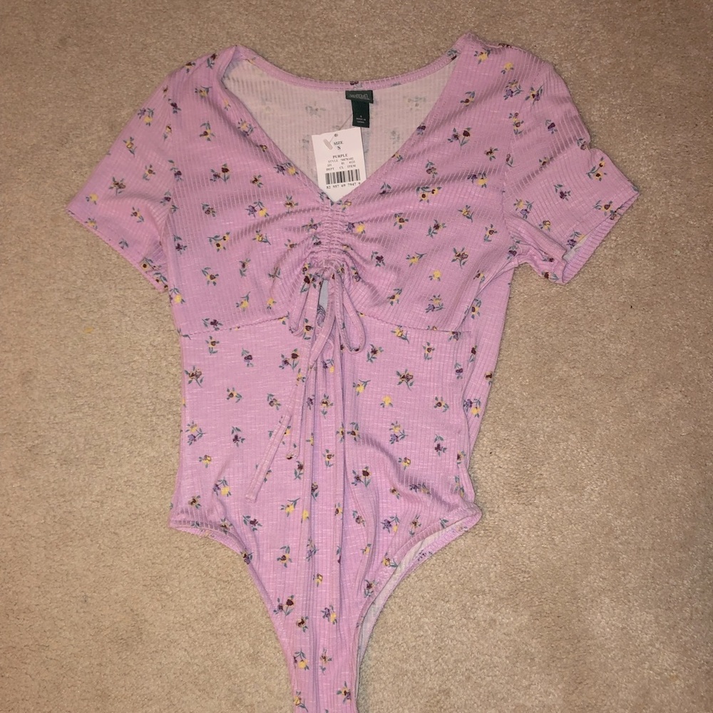 NWT Lilac w/ Flowers Bodysuit, Small